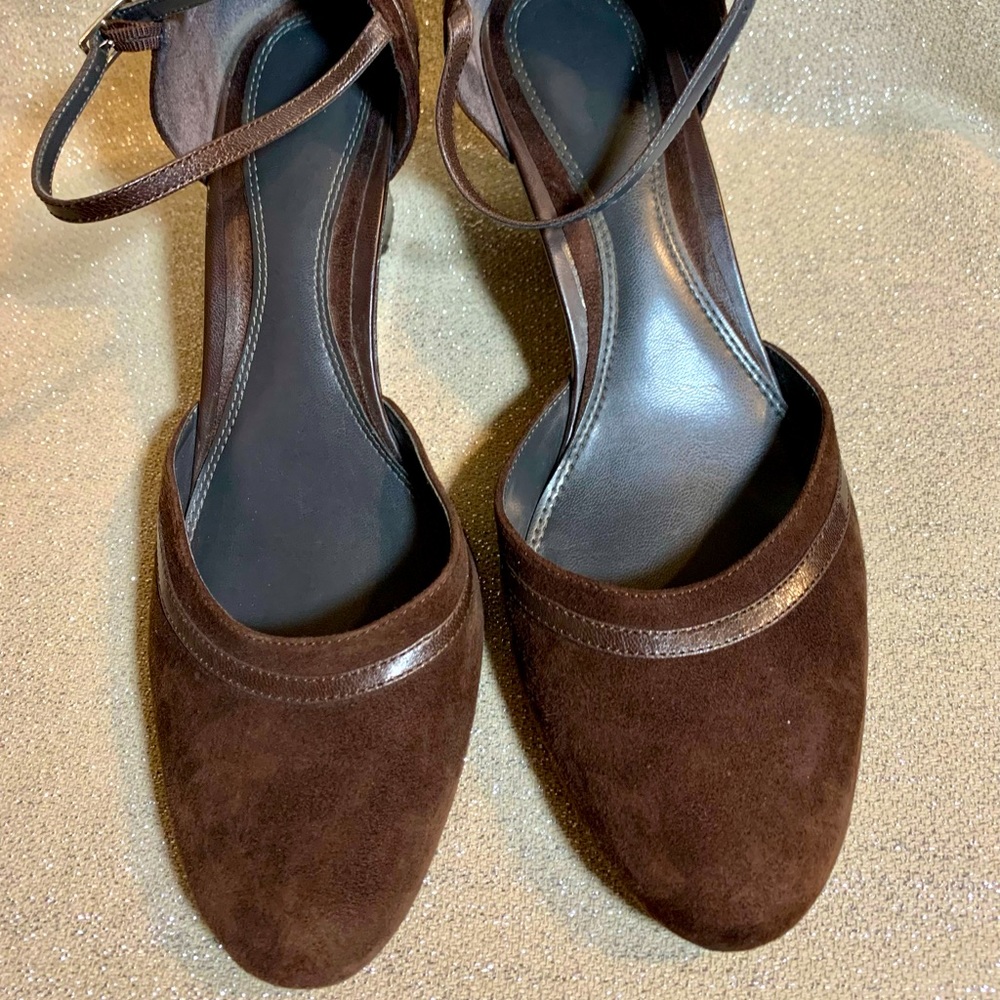 Naturalizer Brown Suede Ankle Strap Wedge 9.5 Wide